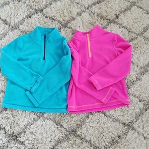 Set of 2 fleece pullovers